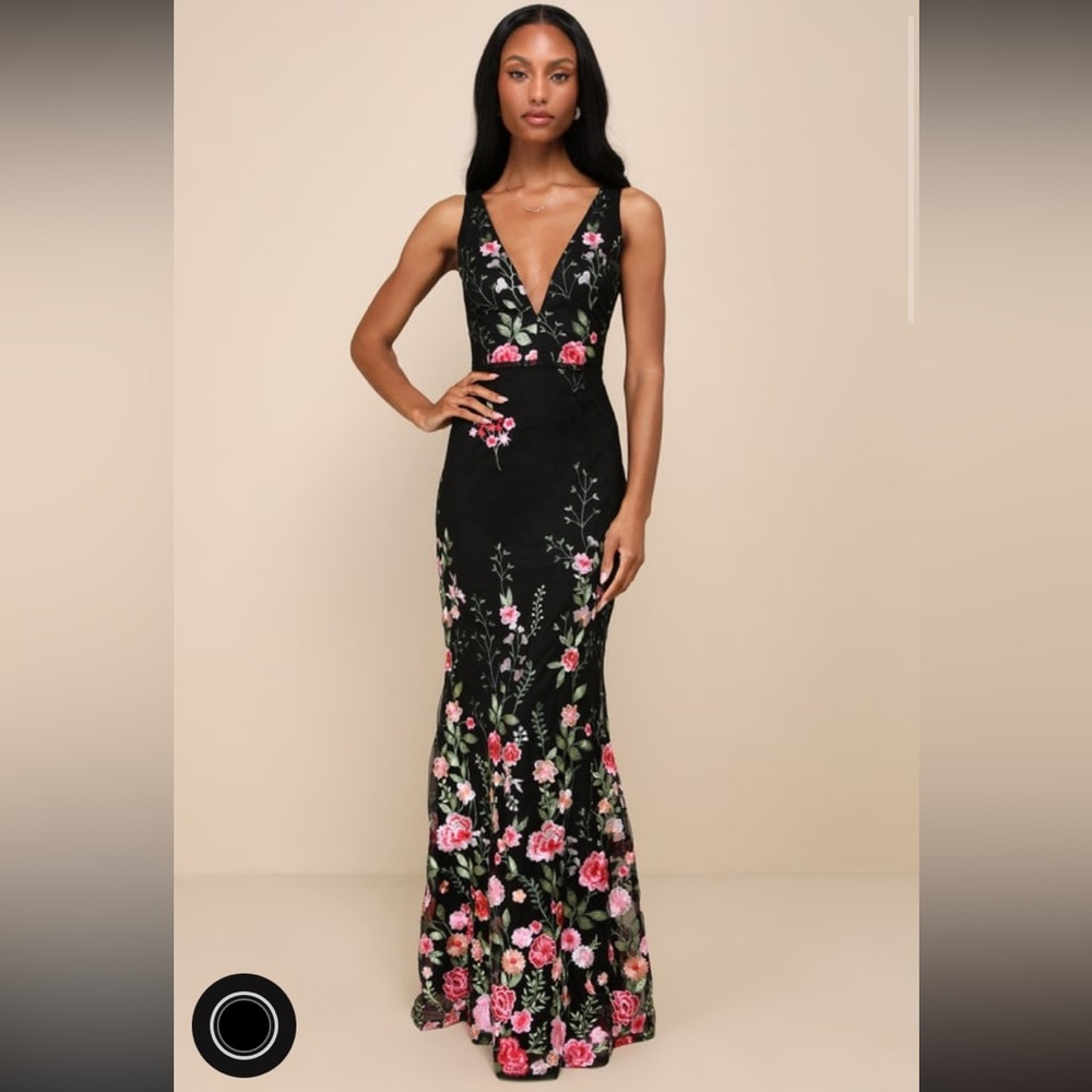Soirée Blossom Black Floral Embroidered Flower Maxi Dress